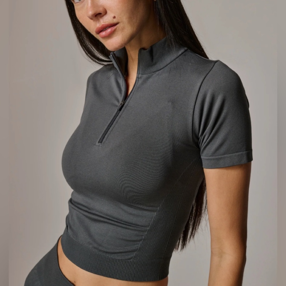 House ID Seamless Half Zip Yoga Top